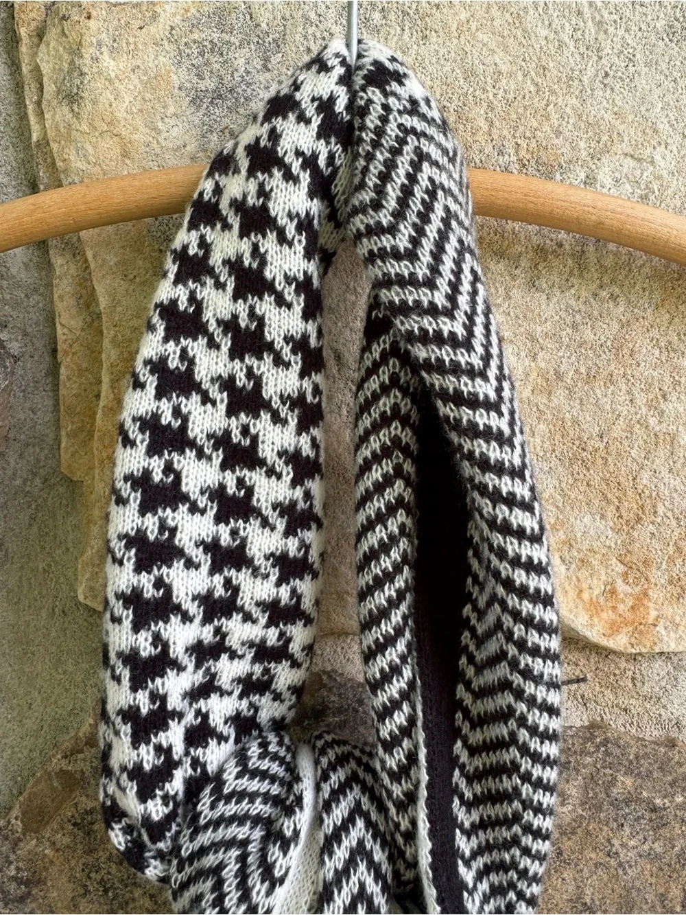 Black & White Houndstooth and Chevron Knit Scarf Preppy Old Money